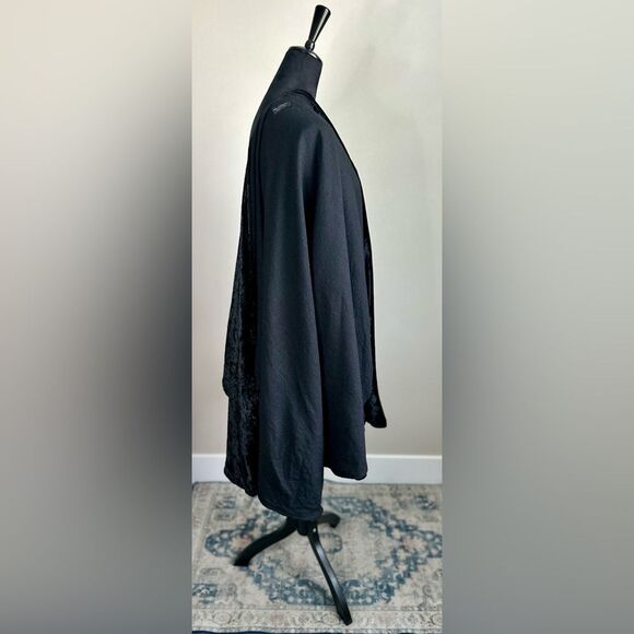 Saks Fifth Avenue Made in Italy Black Velvet with Wool Lining Wrap One Size - Picture 6 of 9